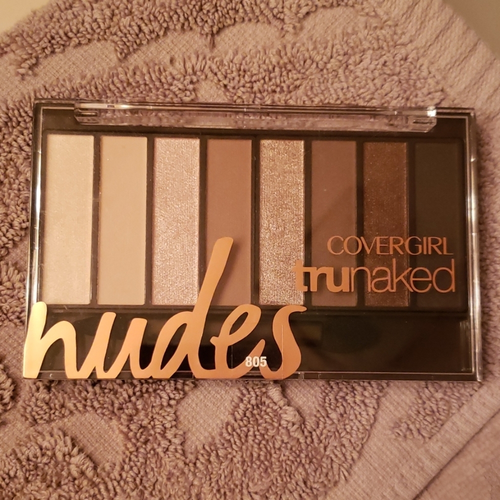 Cover girl  nudes eyeshadow